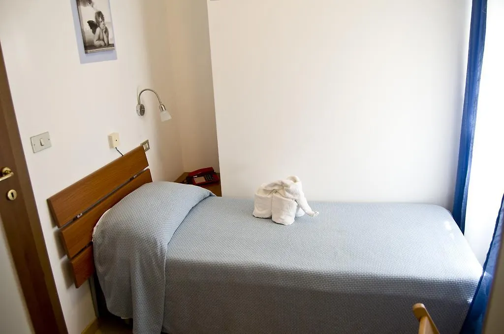 ** ホテル Albergo La Marinella ヴァラッツェ イタリア