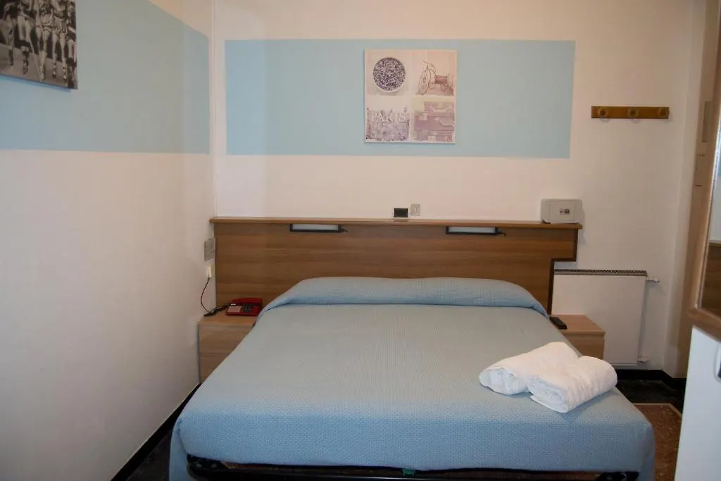 Albergo La Marinella ヴァラッツェ 2*,